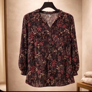 Chic Floral Button-Up Blouse